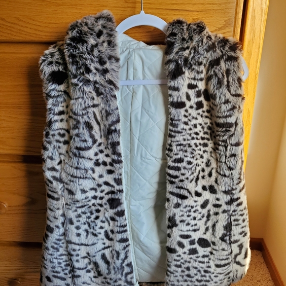 Kristin Blake Reversible Vest - Picture 7 of 8